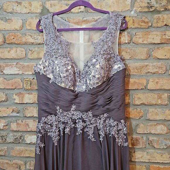 Gray Illusion maxi gown size 18W - Picture 2 of 11